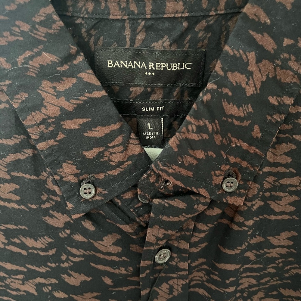 Banana Republic Men's Large Casual Shirt - Black and Brown